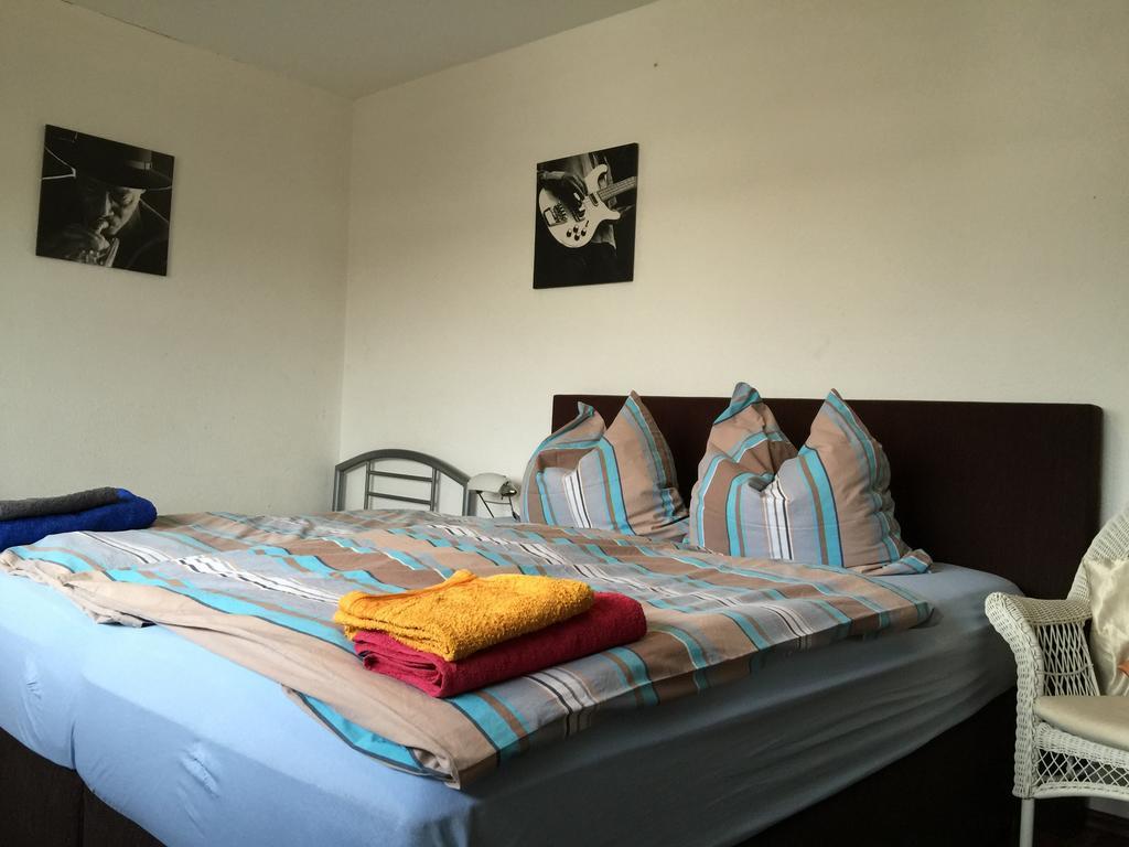Gaestehaus Peterhoff Birresdorf Room photo