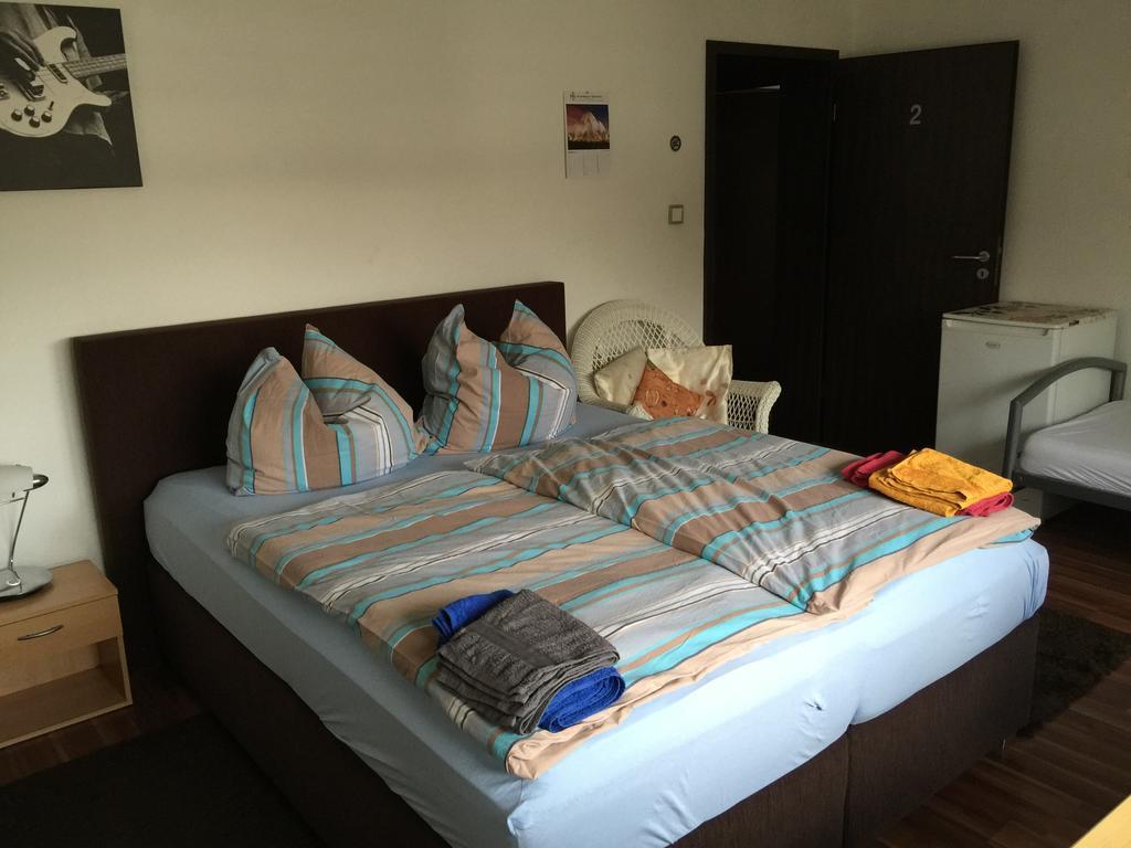 Gaestehaus Peterhoff Birresdorf Room photo